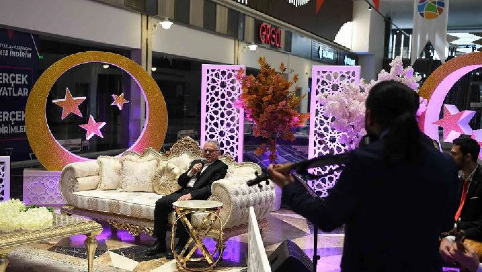 Başkan Büyükkılıç'tan 'Gesi Bağları' performansı