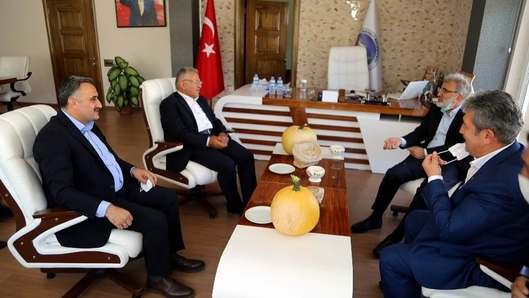 Başkan Büyükkılıç ve Milletvekili Yıldız'dan Develi Belediyesi'ne ziyaret
