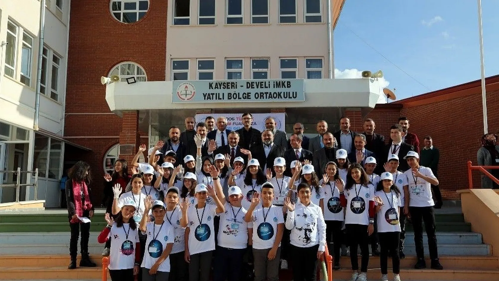 Başkan Cabbar İMKB Yatılı Bölge Ortaokulu TÜBİTAK Bilim Fuarı'na ziyaret