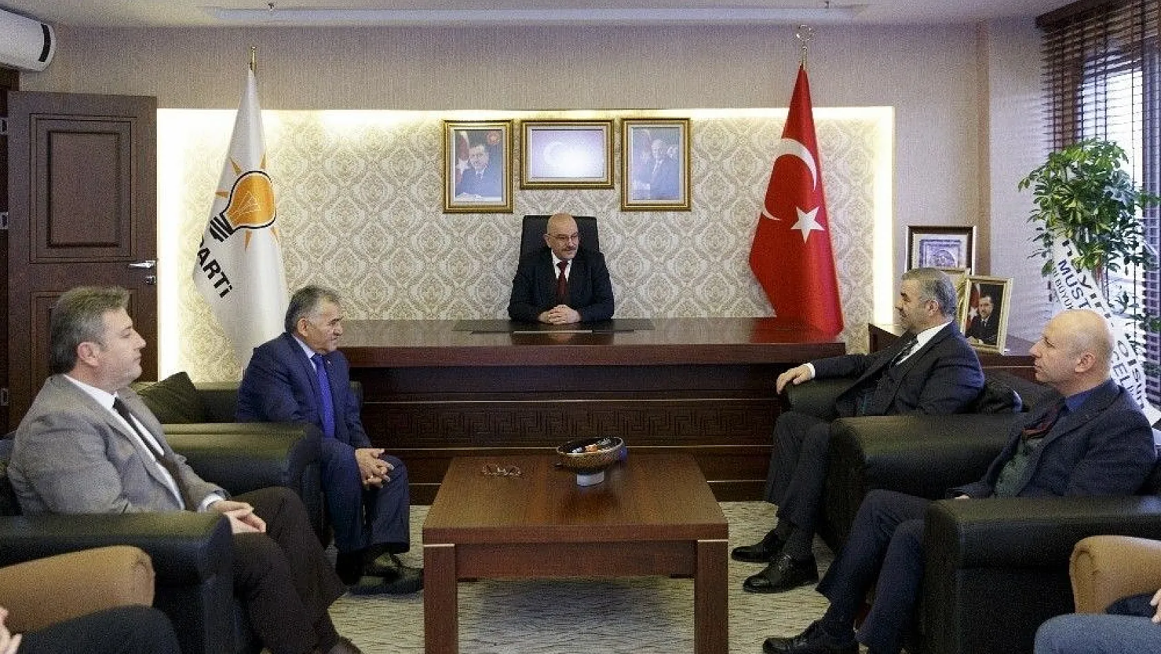 Başkanlardan AK Parti İl Başkanı Özden'e hayırlı olsun ziyareti