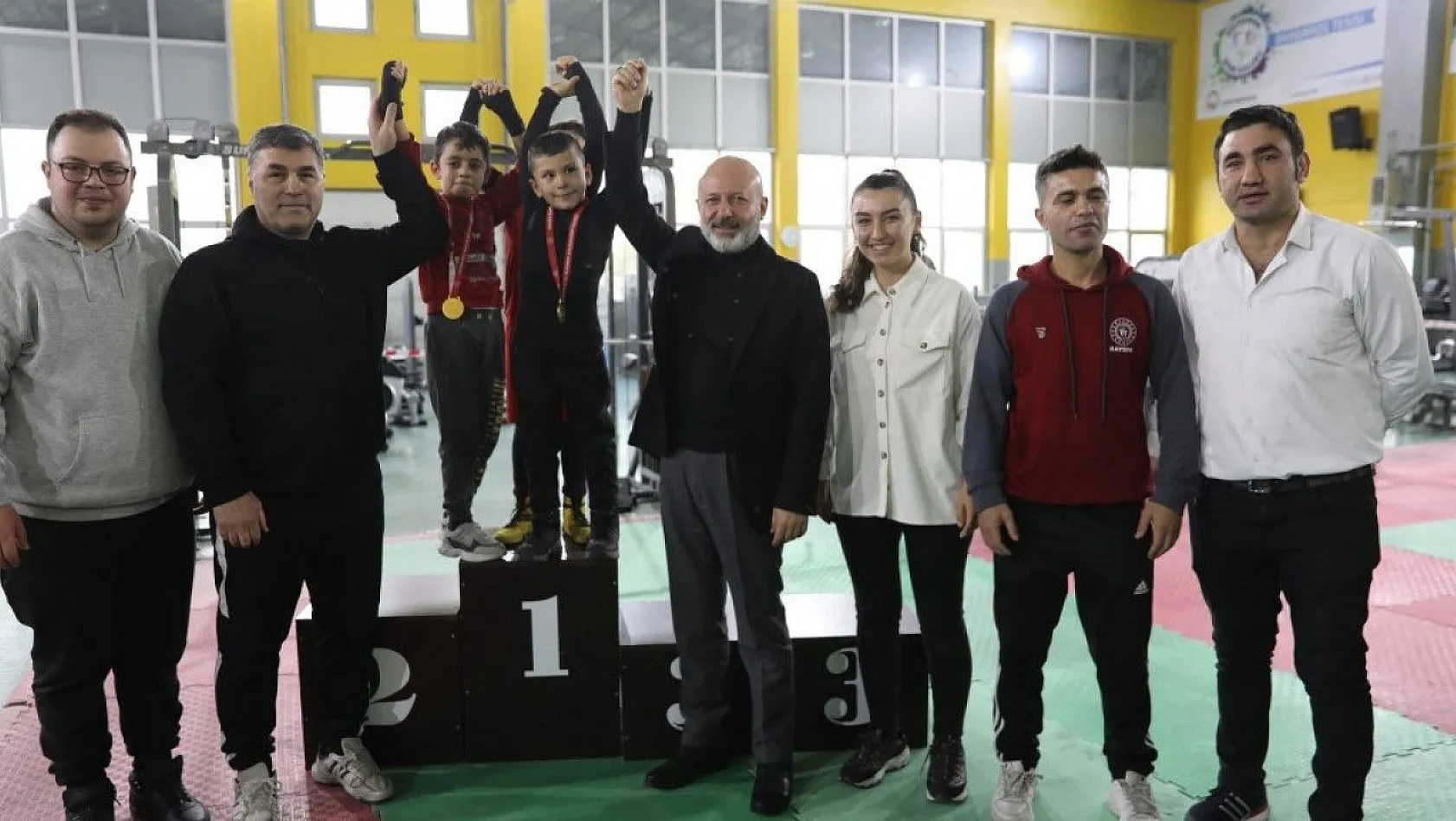 'Şampiyon sporcular yetiştiriyoruz'