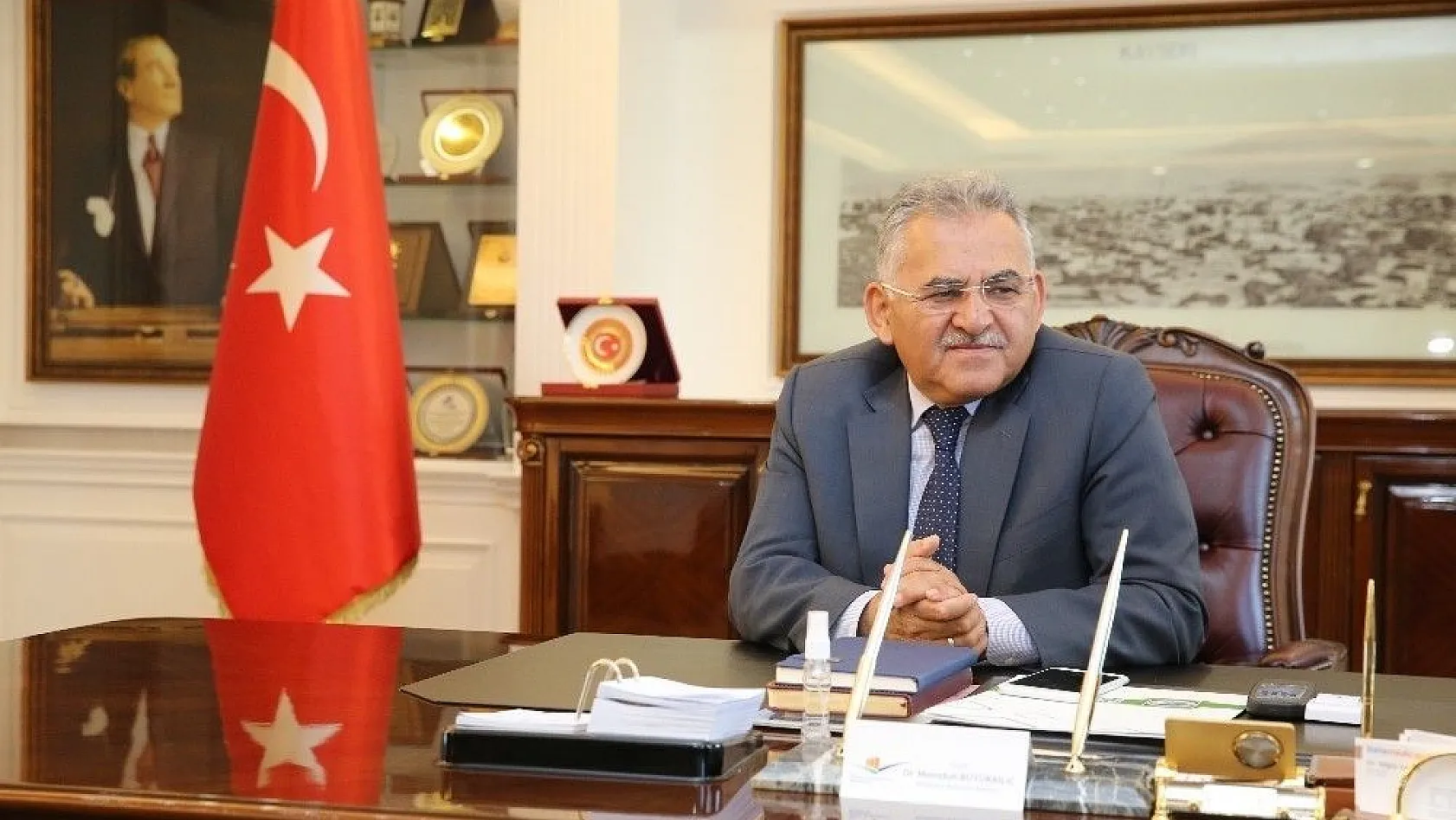 Başkan Memduh Büyükkılıç Prof. Dr. Fatih Tanrıverdi'yi tebrik etti
