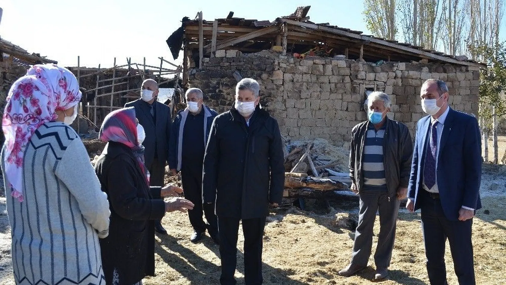 Başkan Özkan Altun'dan ahırı yanan aileye geçmiş olsun ziyareti
