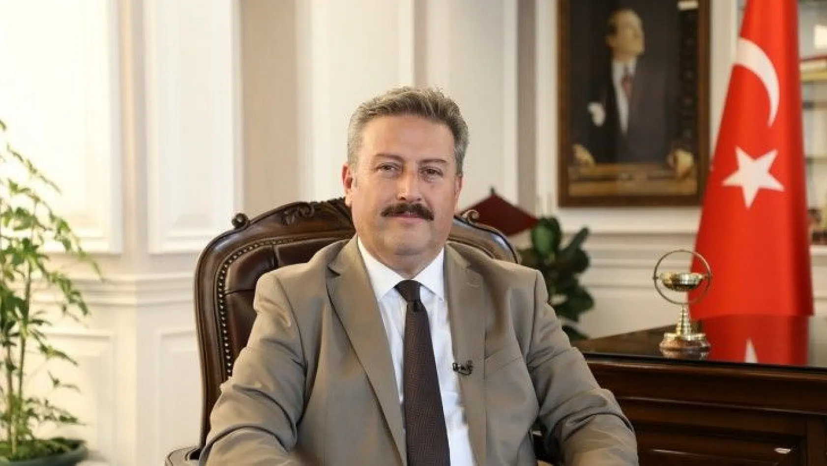 Başkan Palancıoğlu Kayserili Milli Halterci Muammer Şahin'i tebrik etti