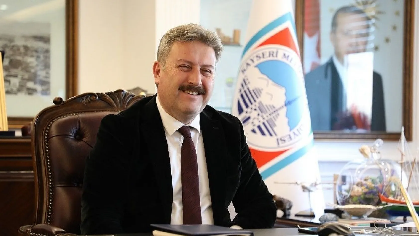 Başkan Palancıoğlu Kayserili sporcu Turgay Bayram'ı tebrik etti
