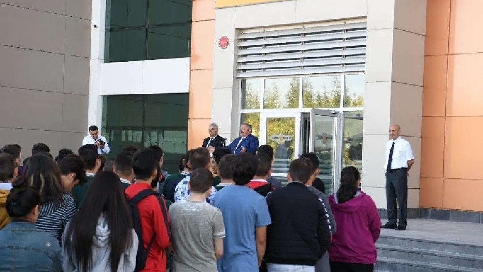 Başkan Tahir Nursaçan, Özel Kayseri OSB Teknik Koleji'ni Ziyaret Etti