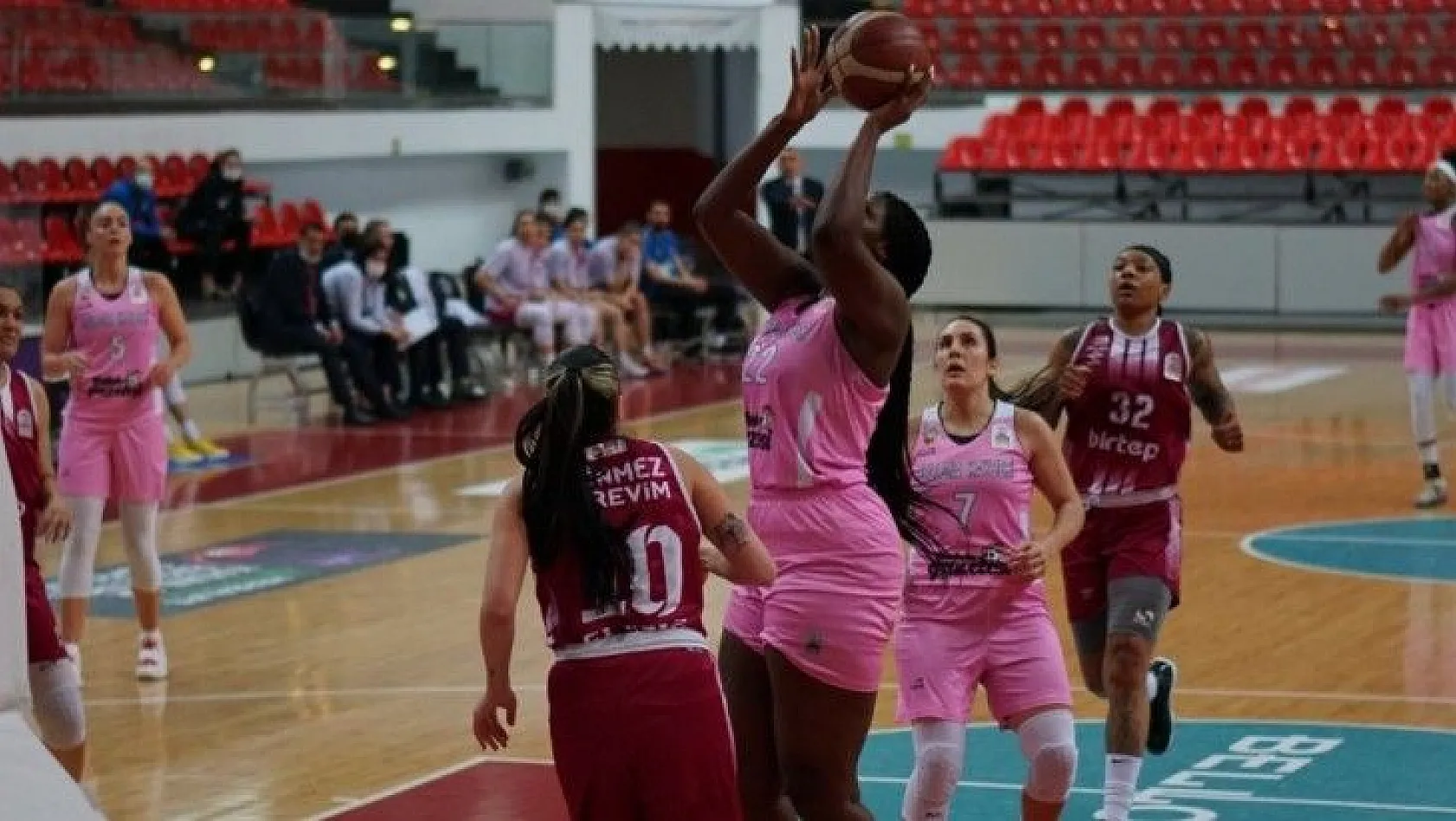 Bellona Kayseri Basketbol ilk kez üst üste kazandı