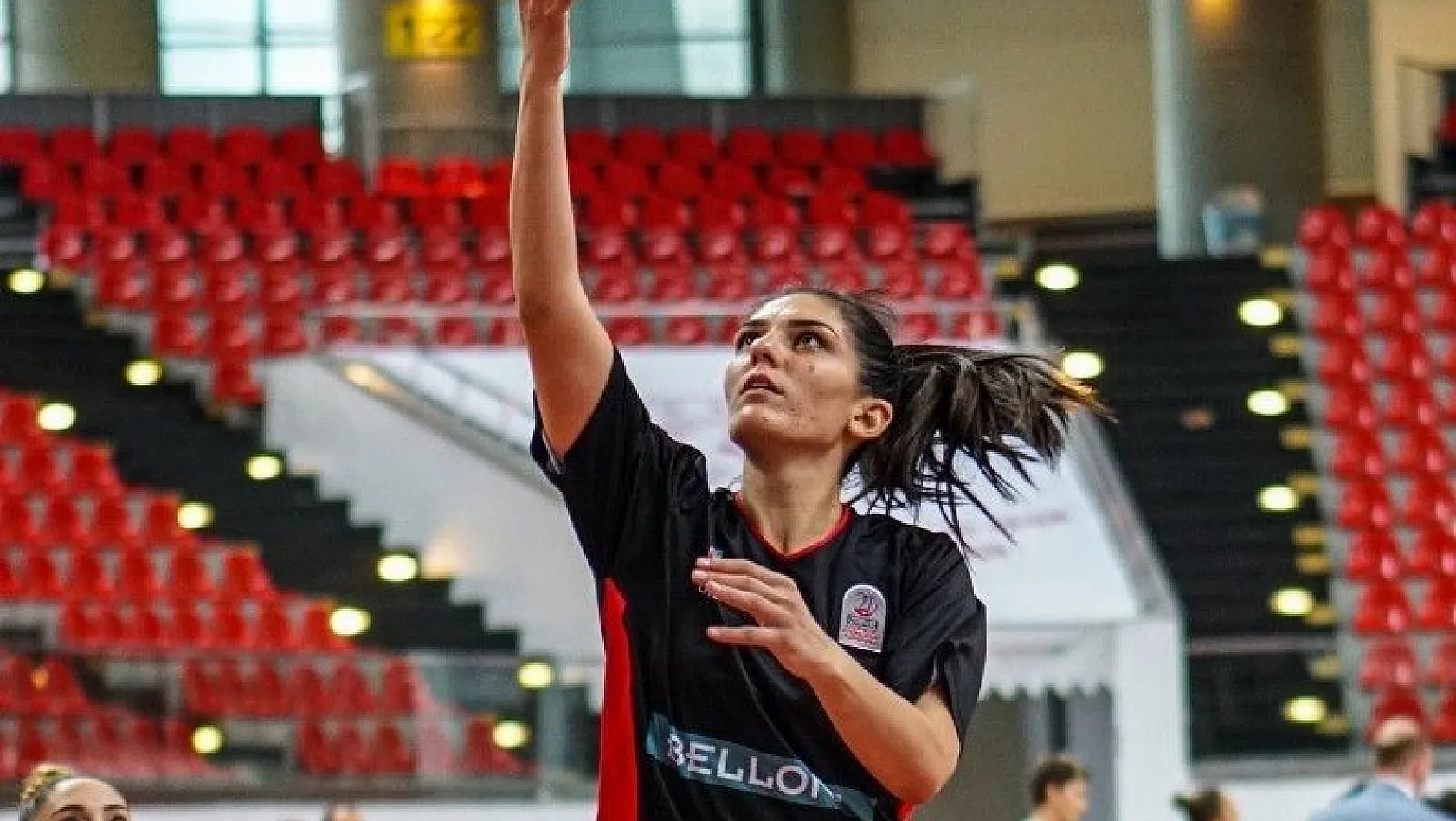 Bellona Kayseri Basketbol  kaptanı gelecekten umutlu