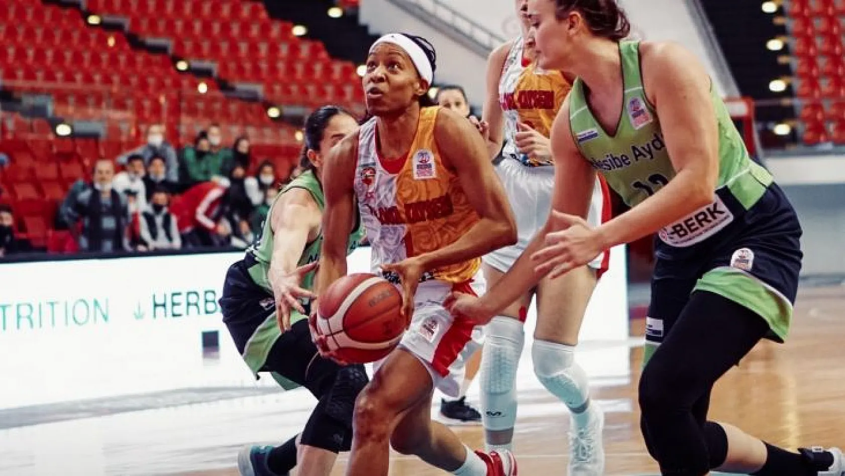 Bellona Kayseri Basketbol, Nesibe Aydın'ı da kayıpsız geçti