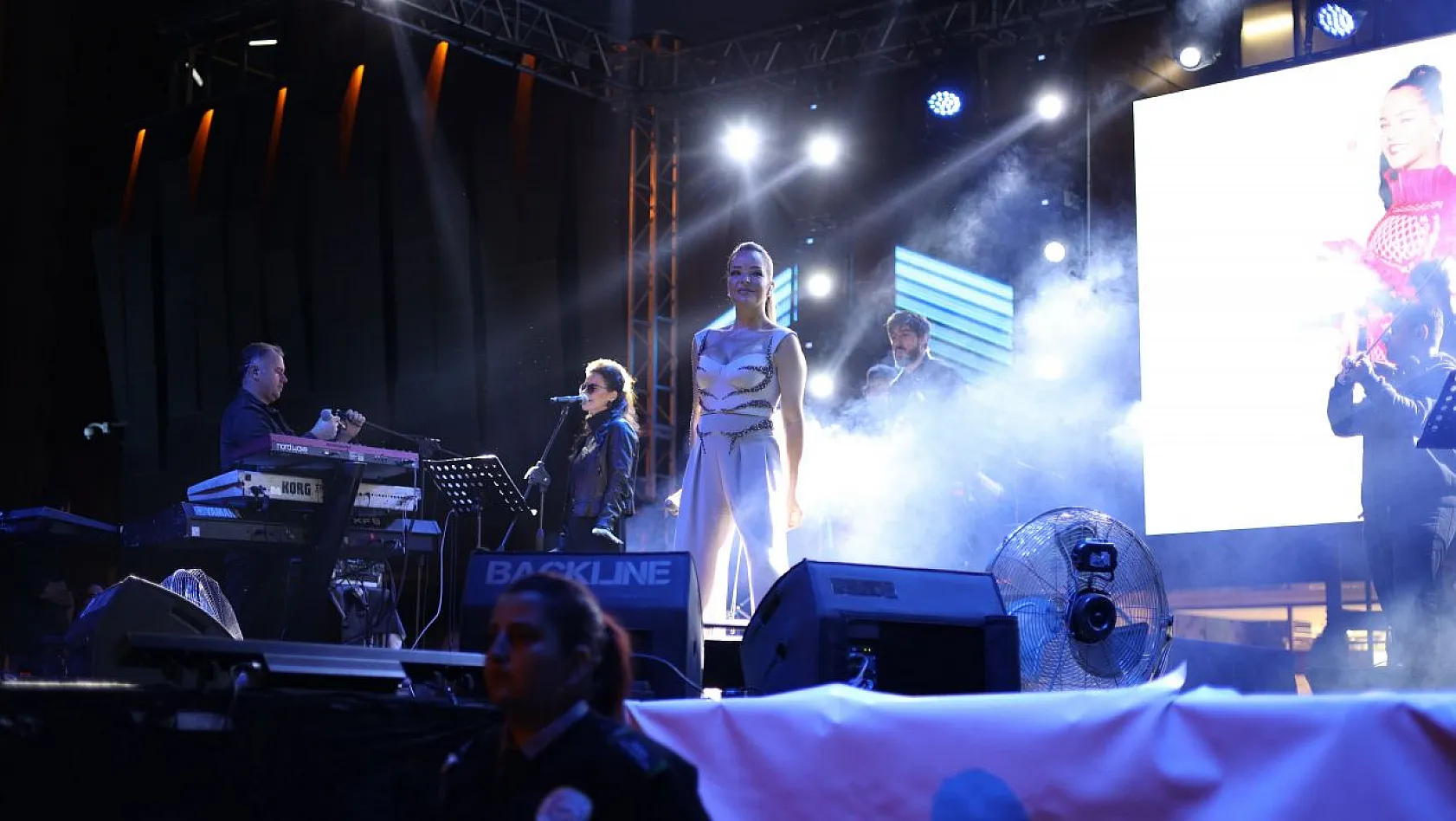 Bengü'den muhteşem konser