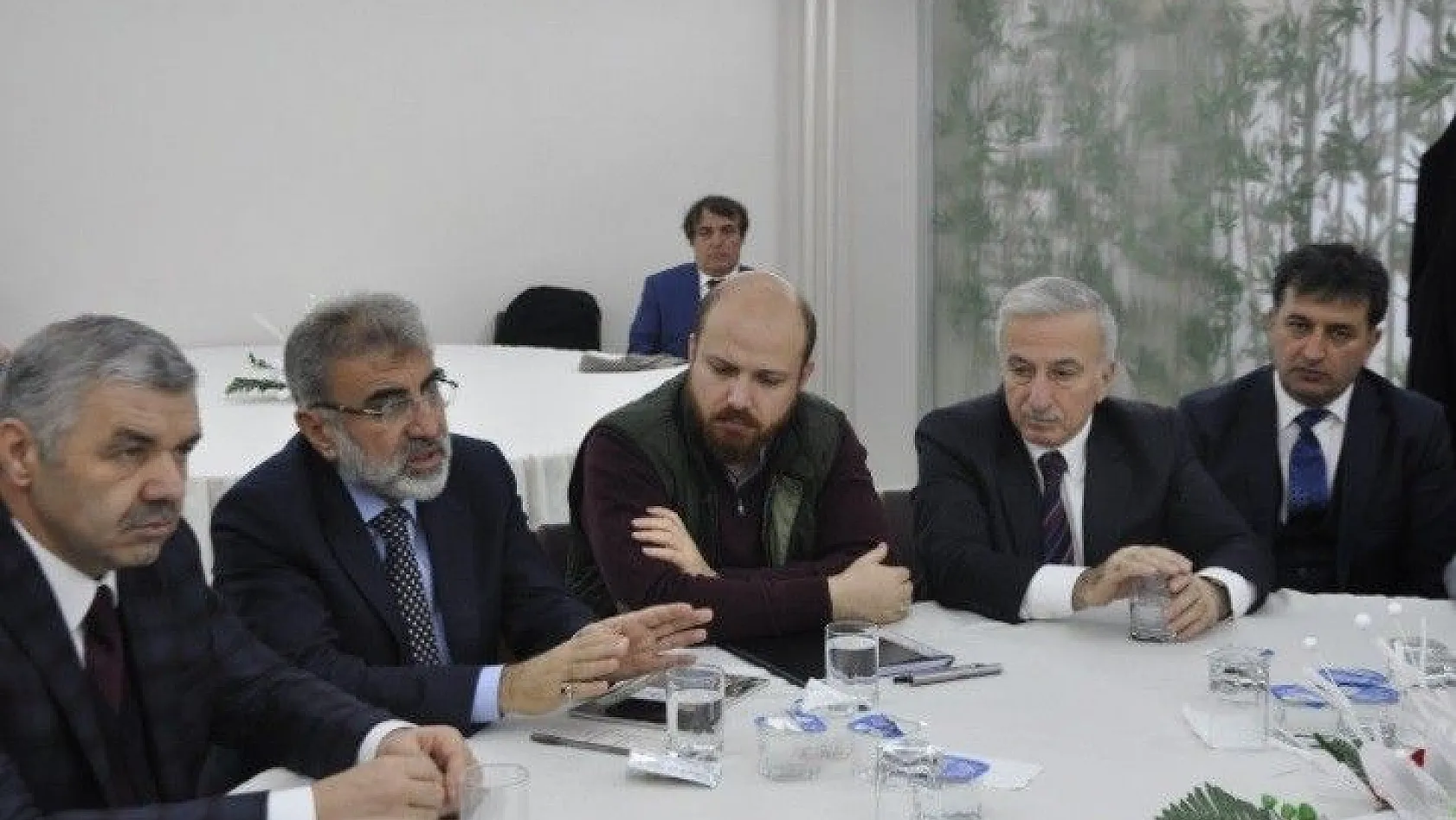 Bilal Erdoğan, Kayseri'de TÜGVA'nın toplantısına katıldı