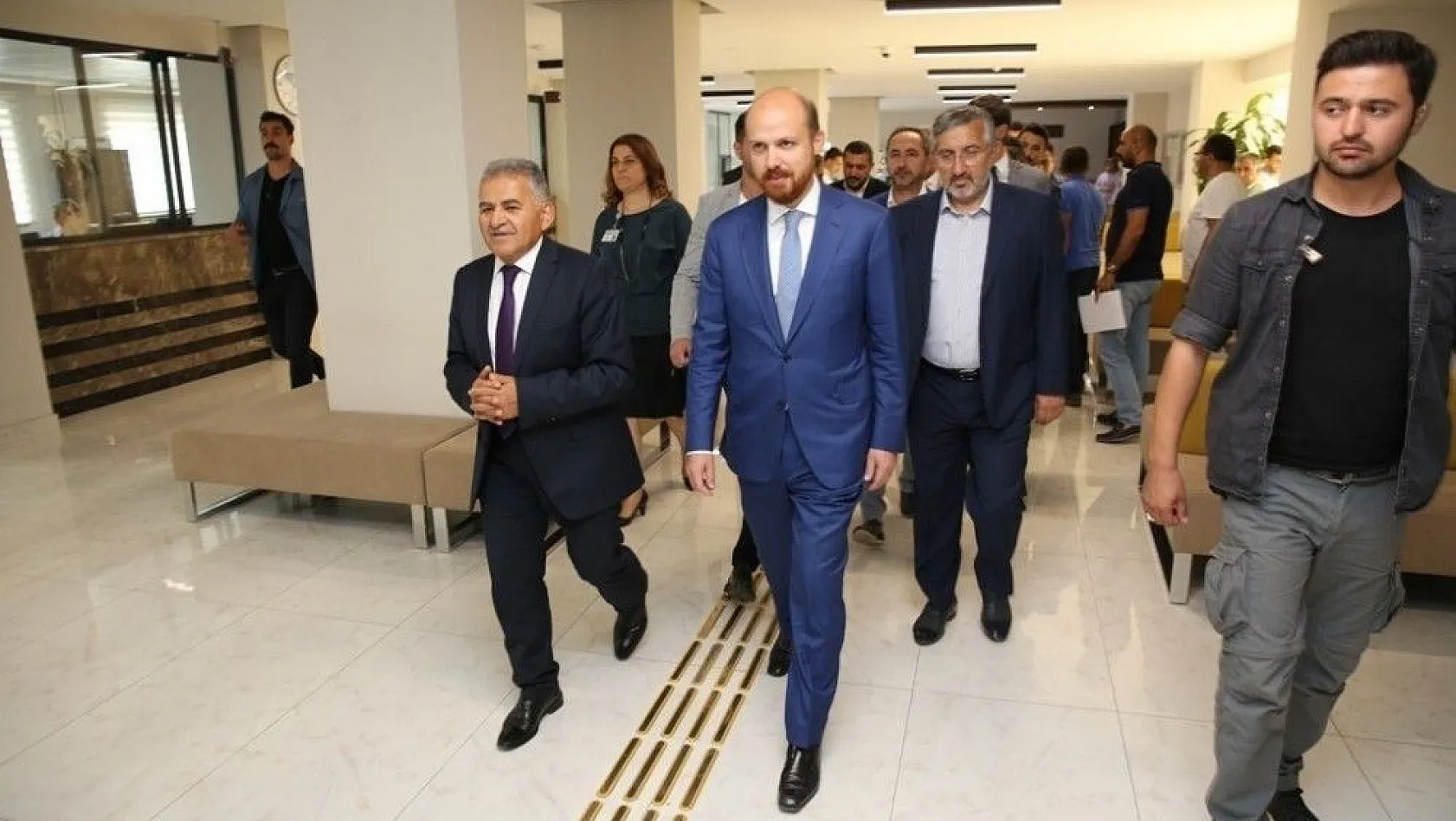Bilal Erdoğan Melikgazi İletişim Merkezi'ni Gezdi