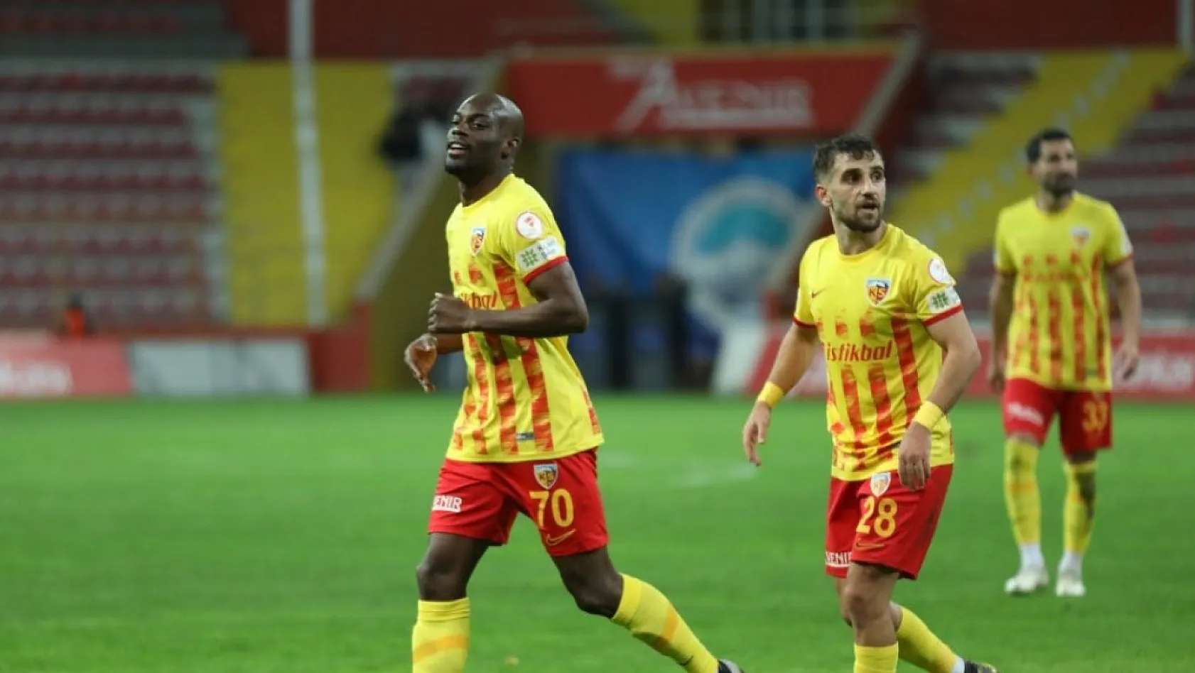 Kayserisporlu futbolcu 3 dakikada 2 gol attı