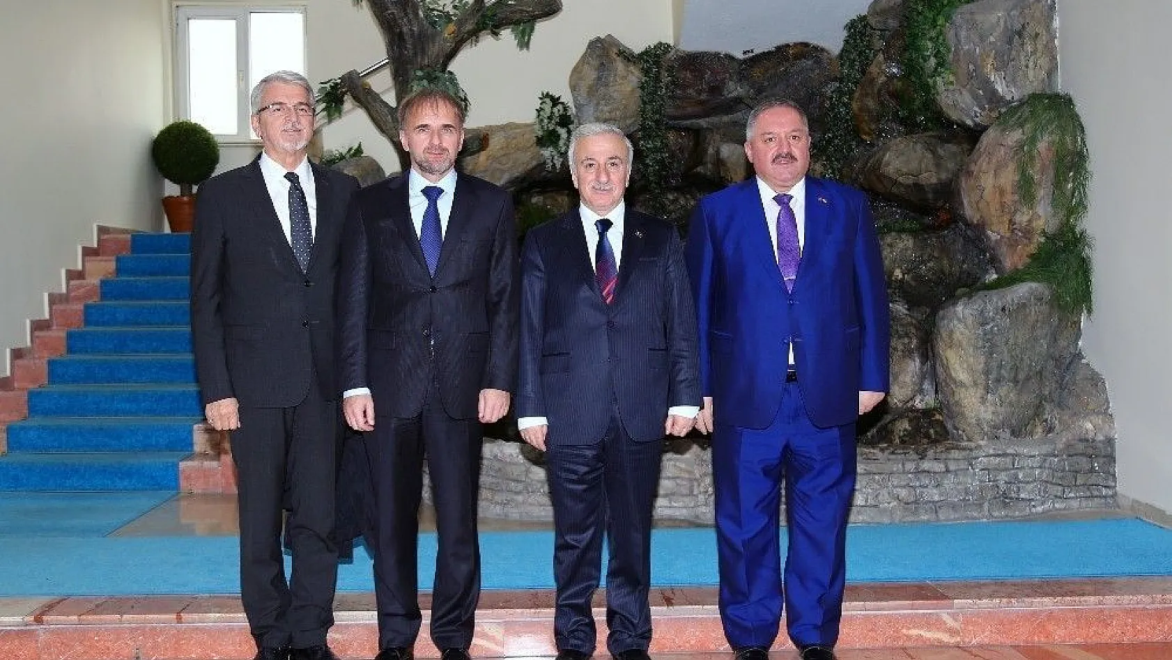 Bosna Hersek Büyükelçisi Bakir Sadoviç Vali Kamçı'yı Ziyaret Etti