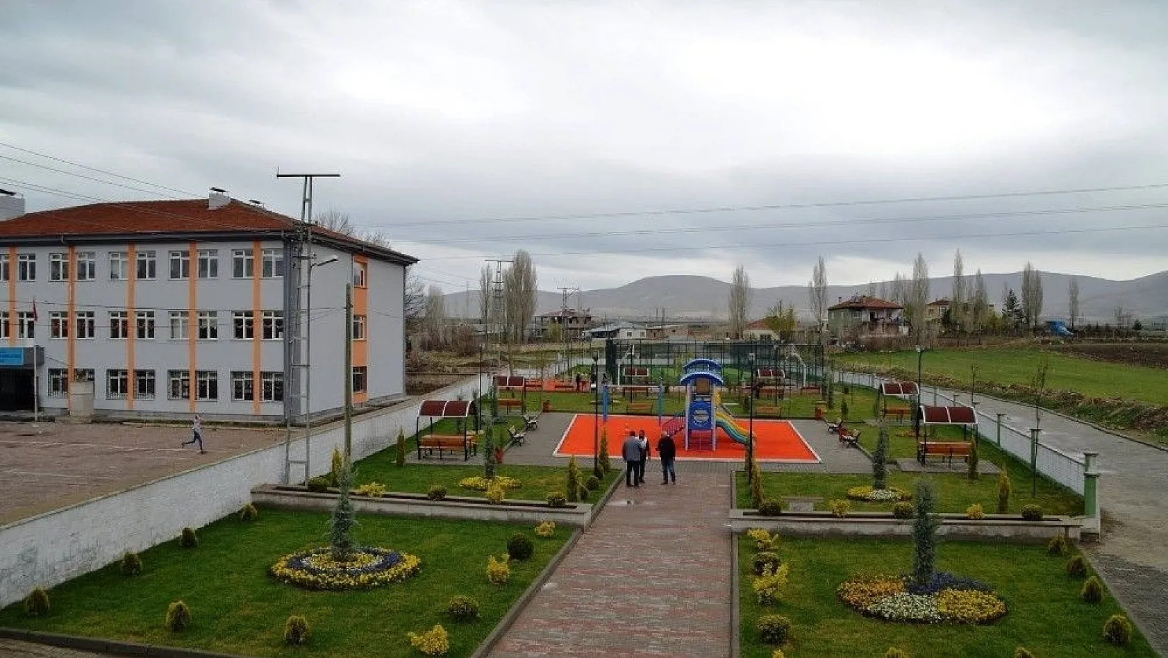 Bünyan Belediyesi Akmescit'te yatırımlara devam ediyor