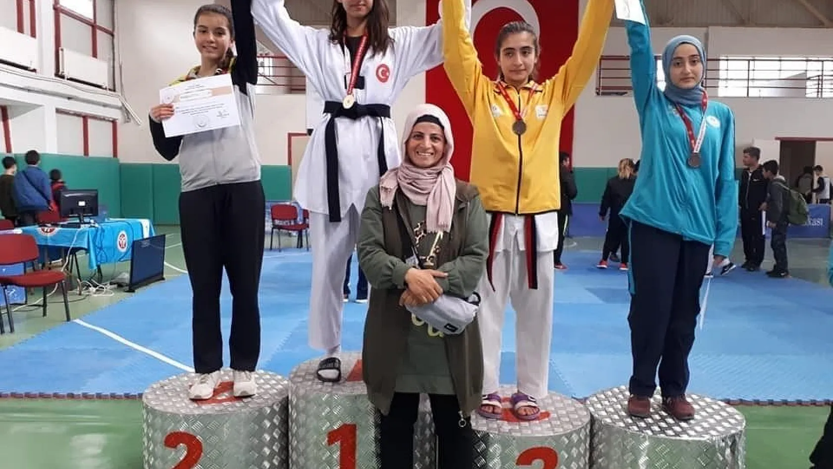 Büşra Öztürk Analig Taekwondo'da Türkiye Şampiyonu