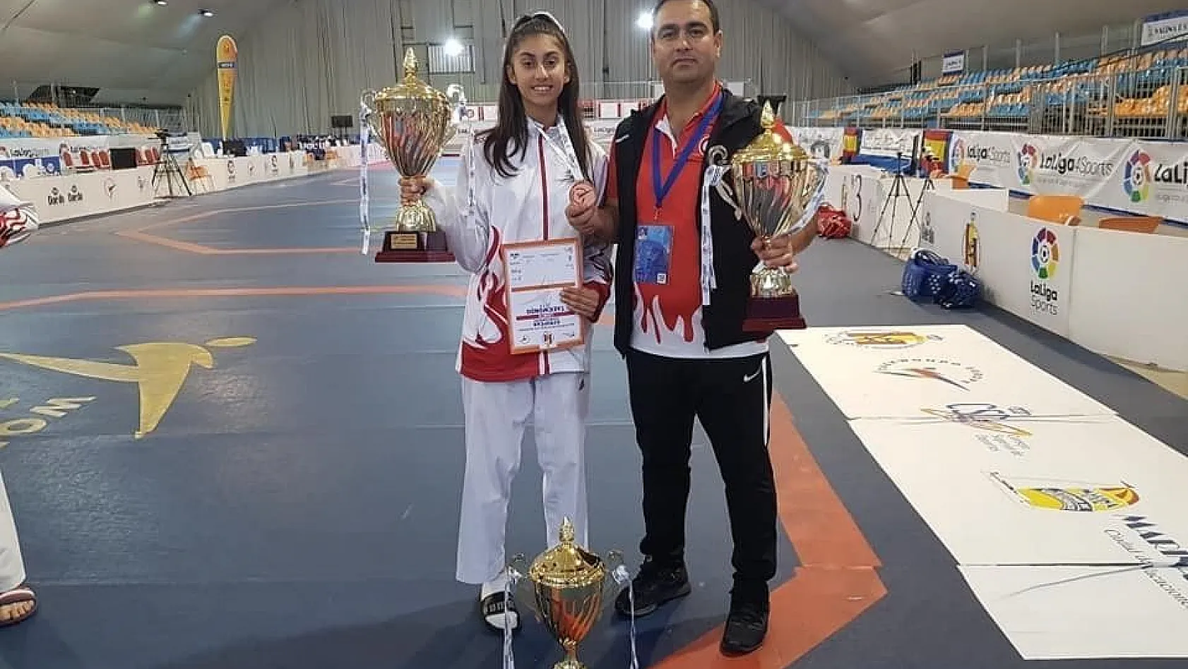 Büşra Öztürk Taekwondo Avrupa Üçüncüsü
