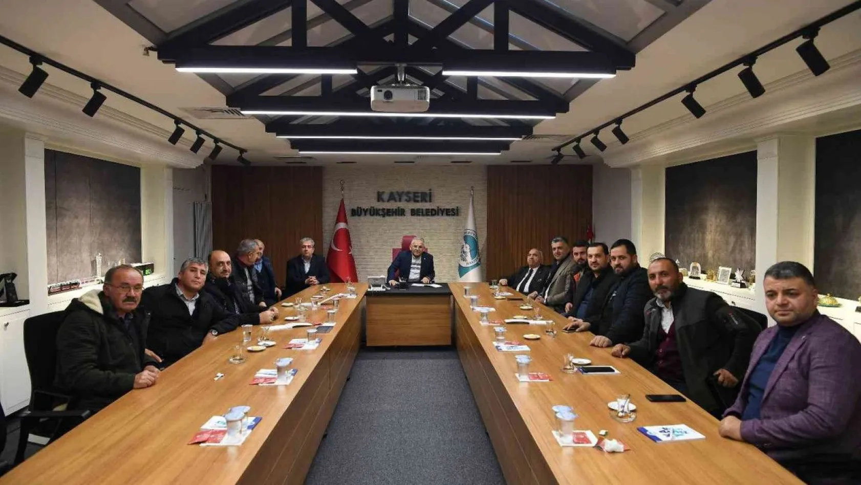 Büyükkılıç'tan 10 ilçenin taşıma kooperatifi başkanlarıyla istişare toplantısı