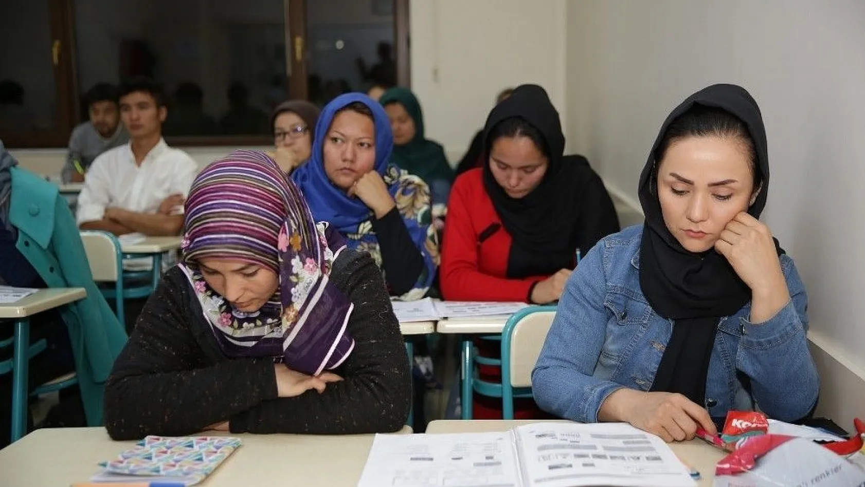 Büyükşehir'den Afganlara Türkçe eğitimi
