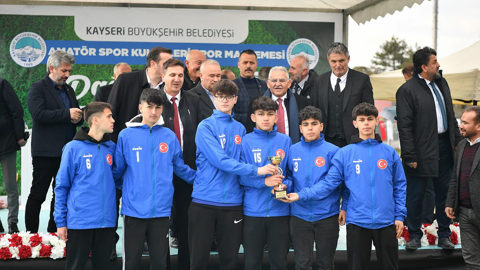 Büyükşehir'den Amatör Spor Kulüplerine destek