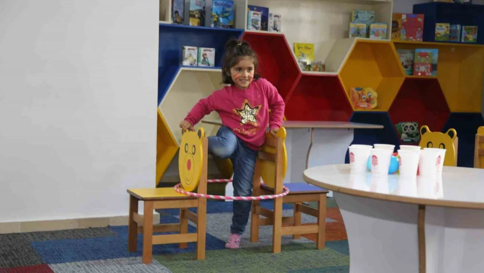 Büyükşehir'in yeni kütüphanesinde minikler için Survivor parkuru