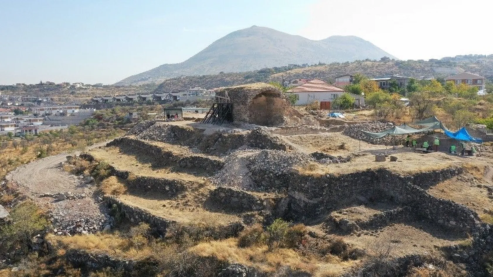Büyükşehir, Selçuklu mirası Kızıl Köşk'ü restorasyona hazır hale getirdi