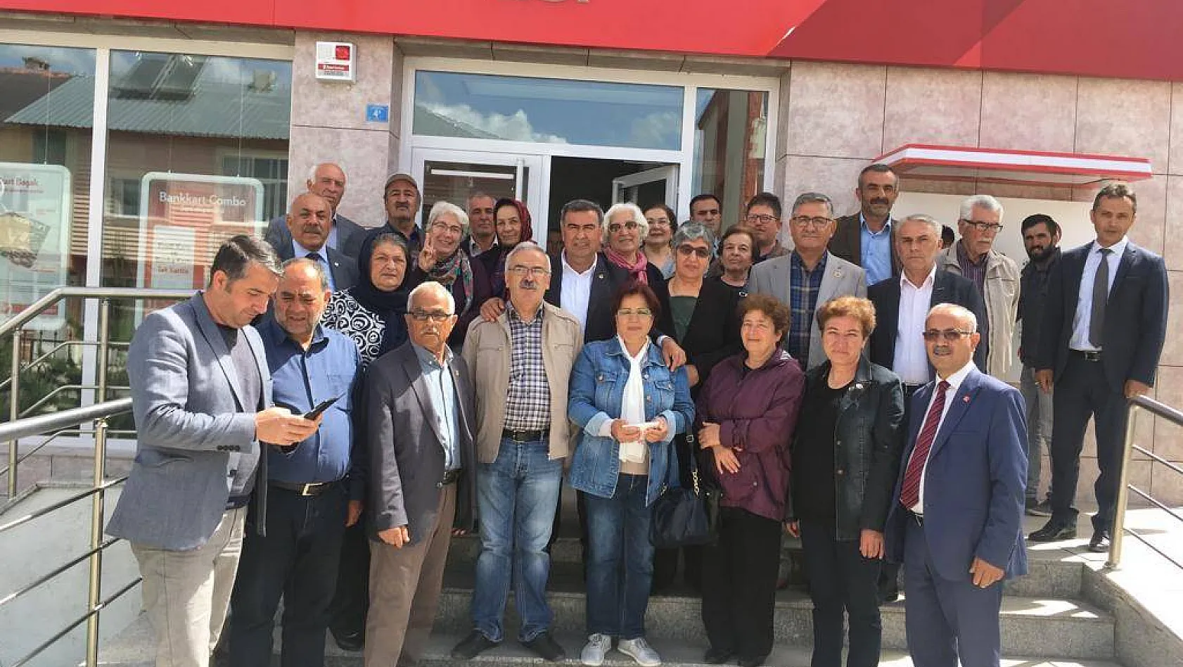  CHP'den 16 ilçede İmamoğlu'na destek kampanyası!