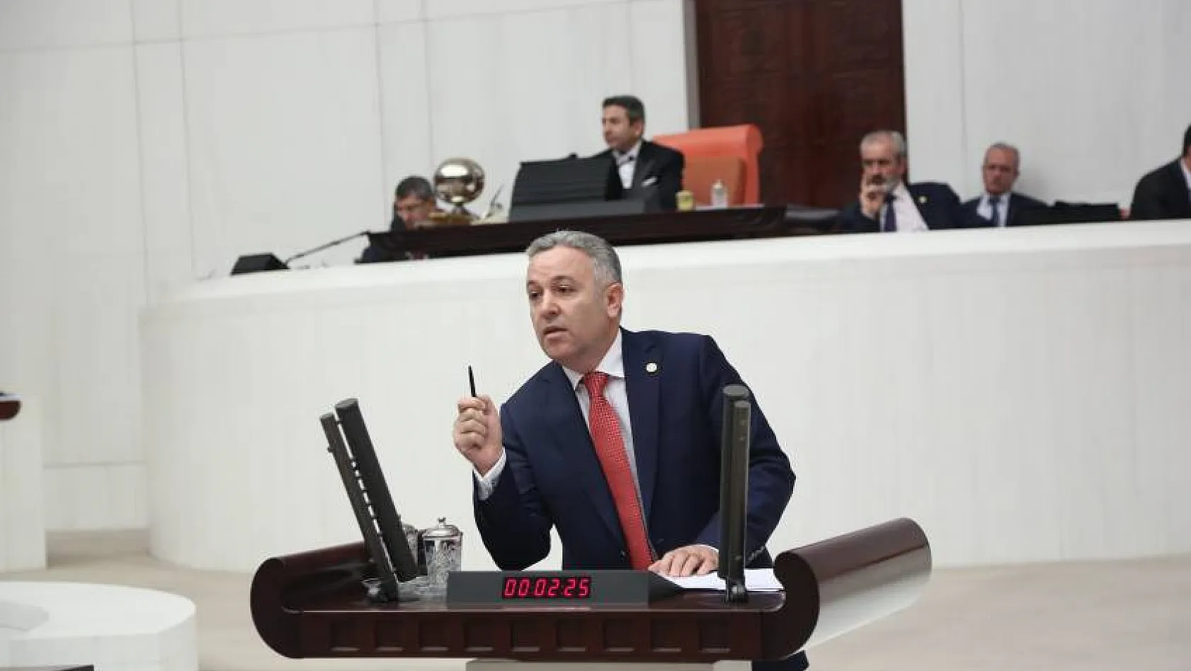 CHP Milletvekili Arık'tan, AK Parti İl Başkanı Çopuroğlu'na: Tek kişinin talimatıyla istifa etmekten kurtulacaksınız!