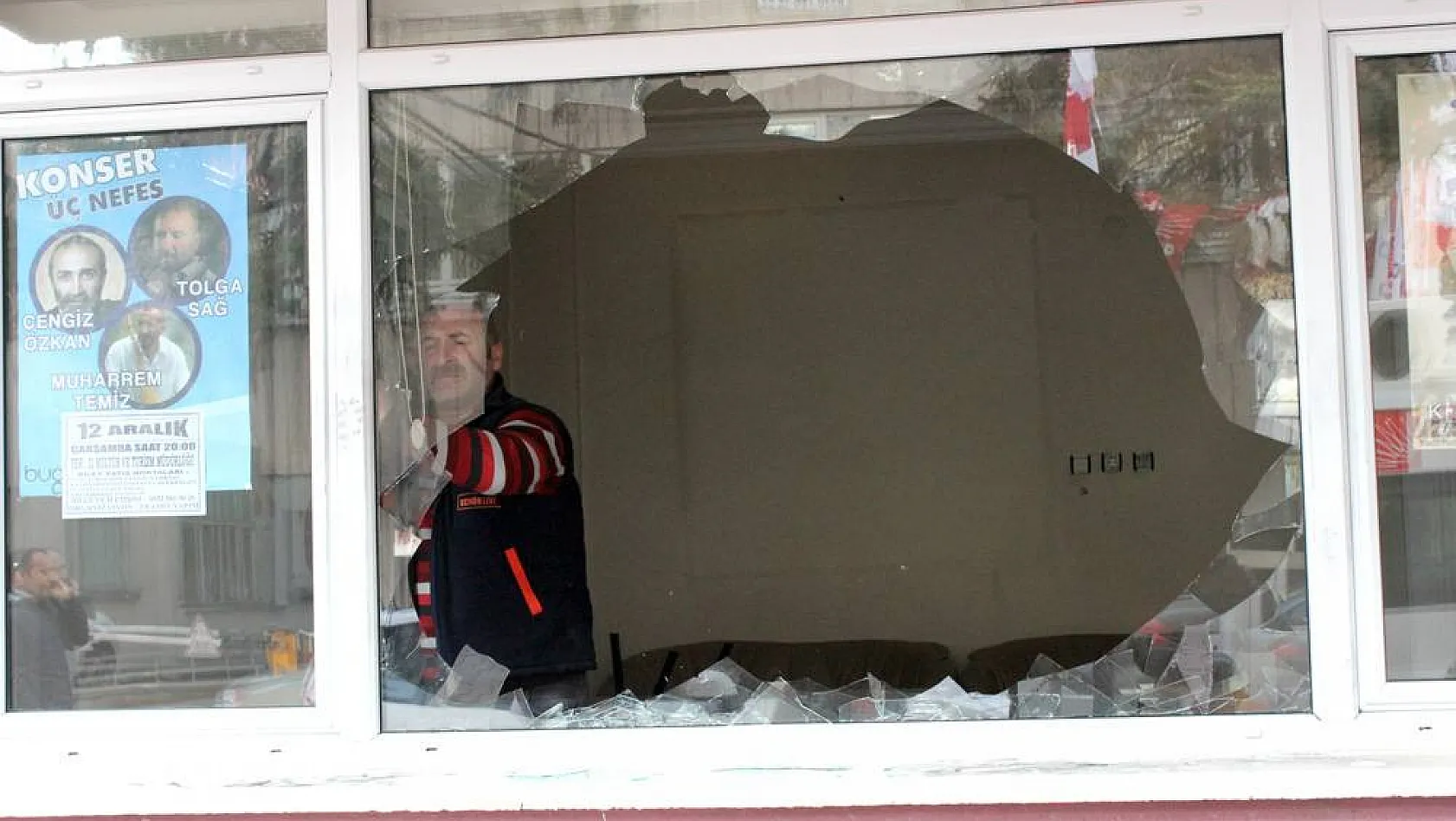 CHP ilçe teşkilatına saldırı: 1 kişi gözaltında