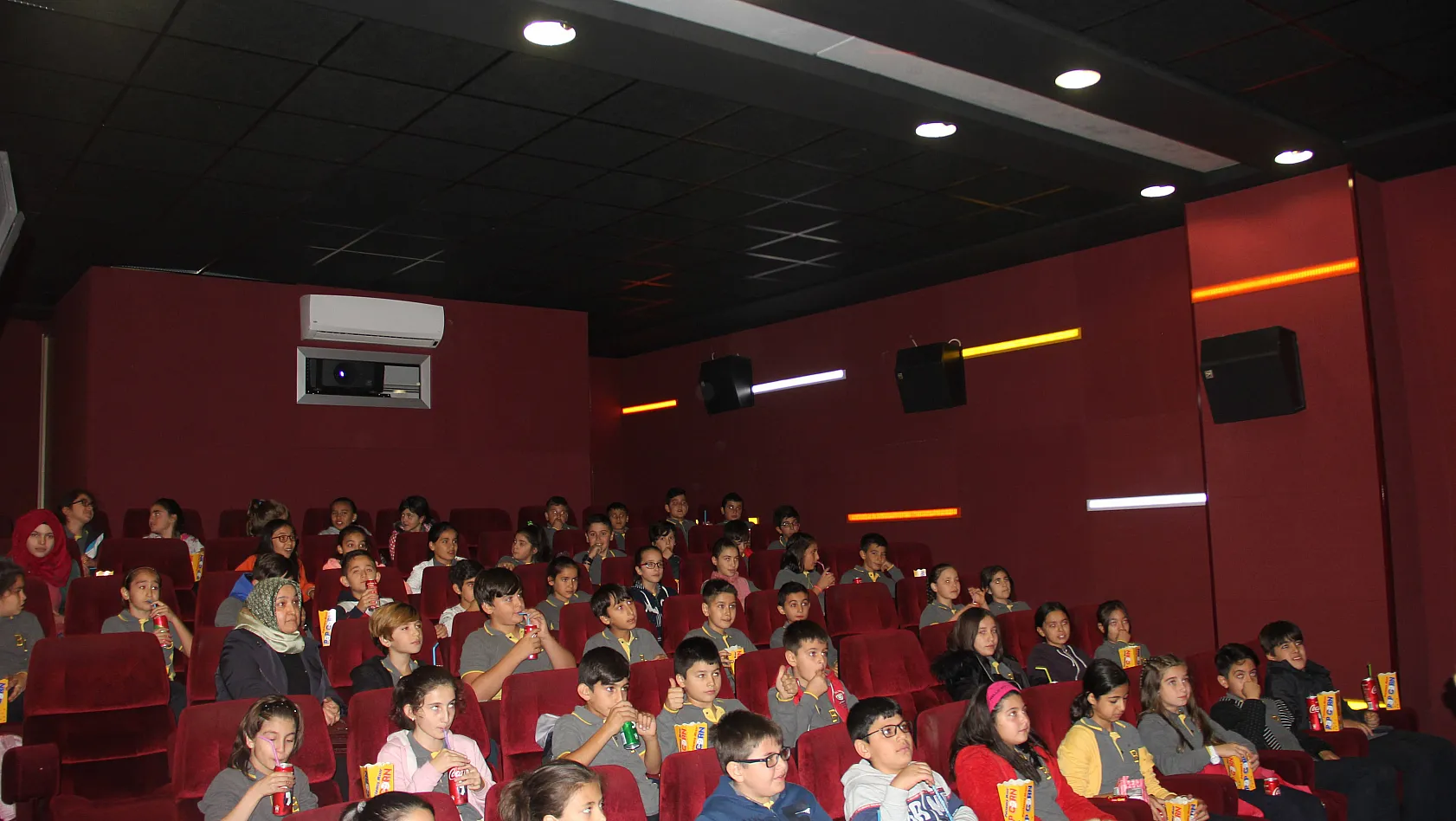 TDP, 500 çocuğa ilk sinema heyecanını yaşattı