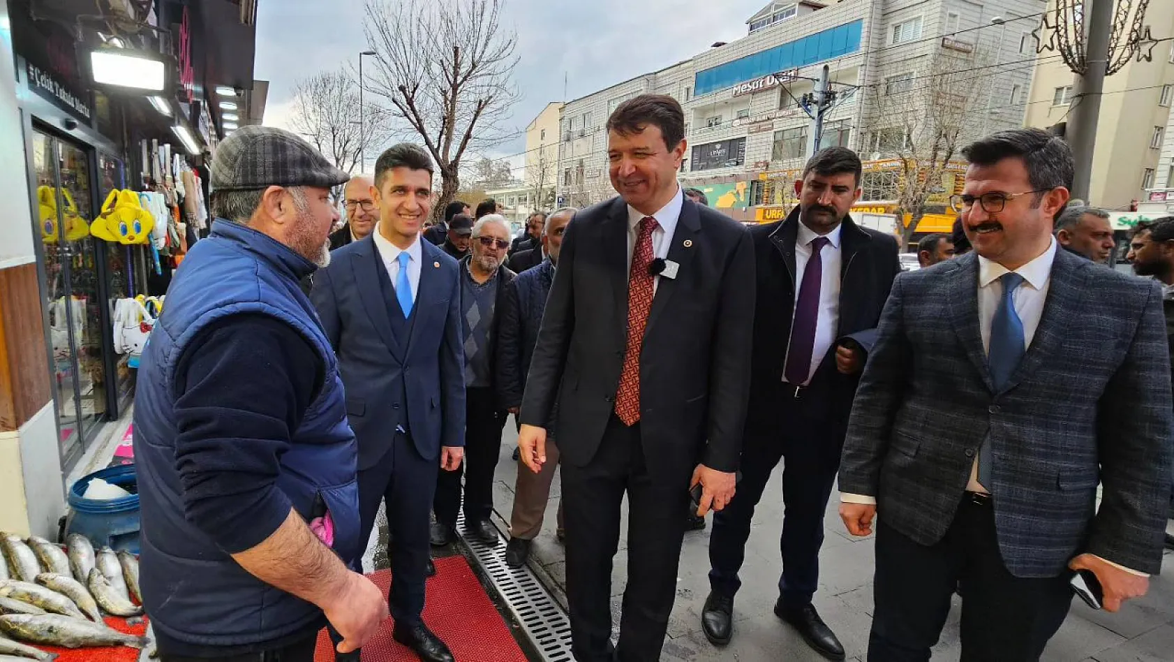 'Cumhurbaşkanı gelip Büyükşehir'de, Kocasinan'da oy toplamaya çalışıyor'