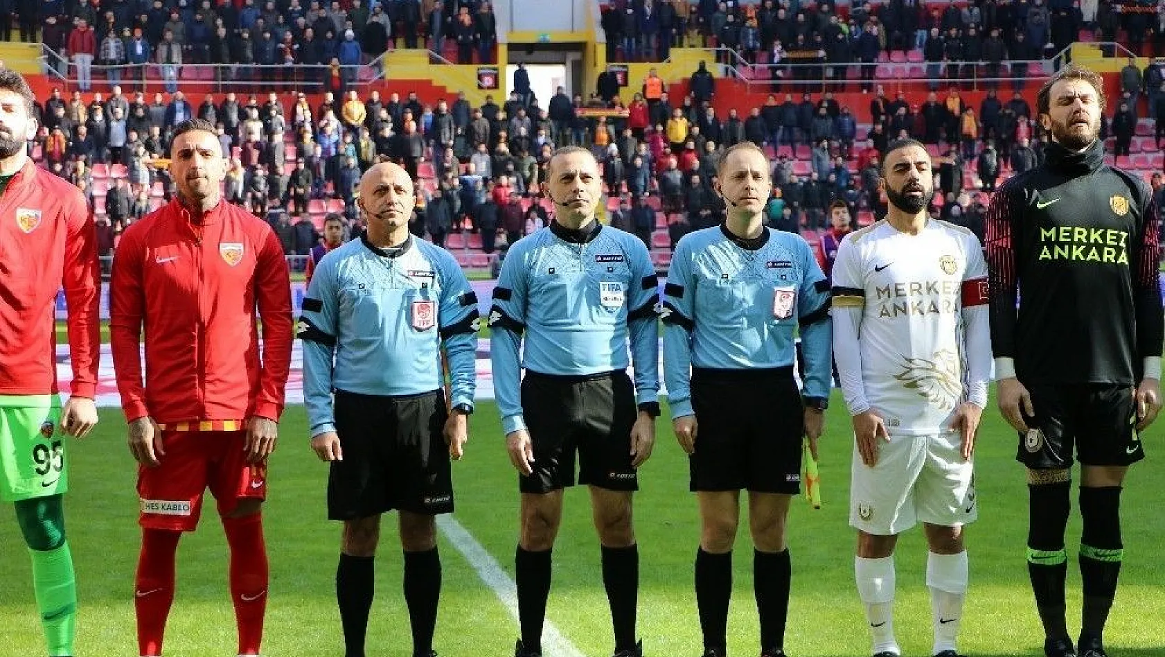 Cüneyt Çakır ikinci kez Kayserispor - Trabzonspor maçını yönetecek