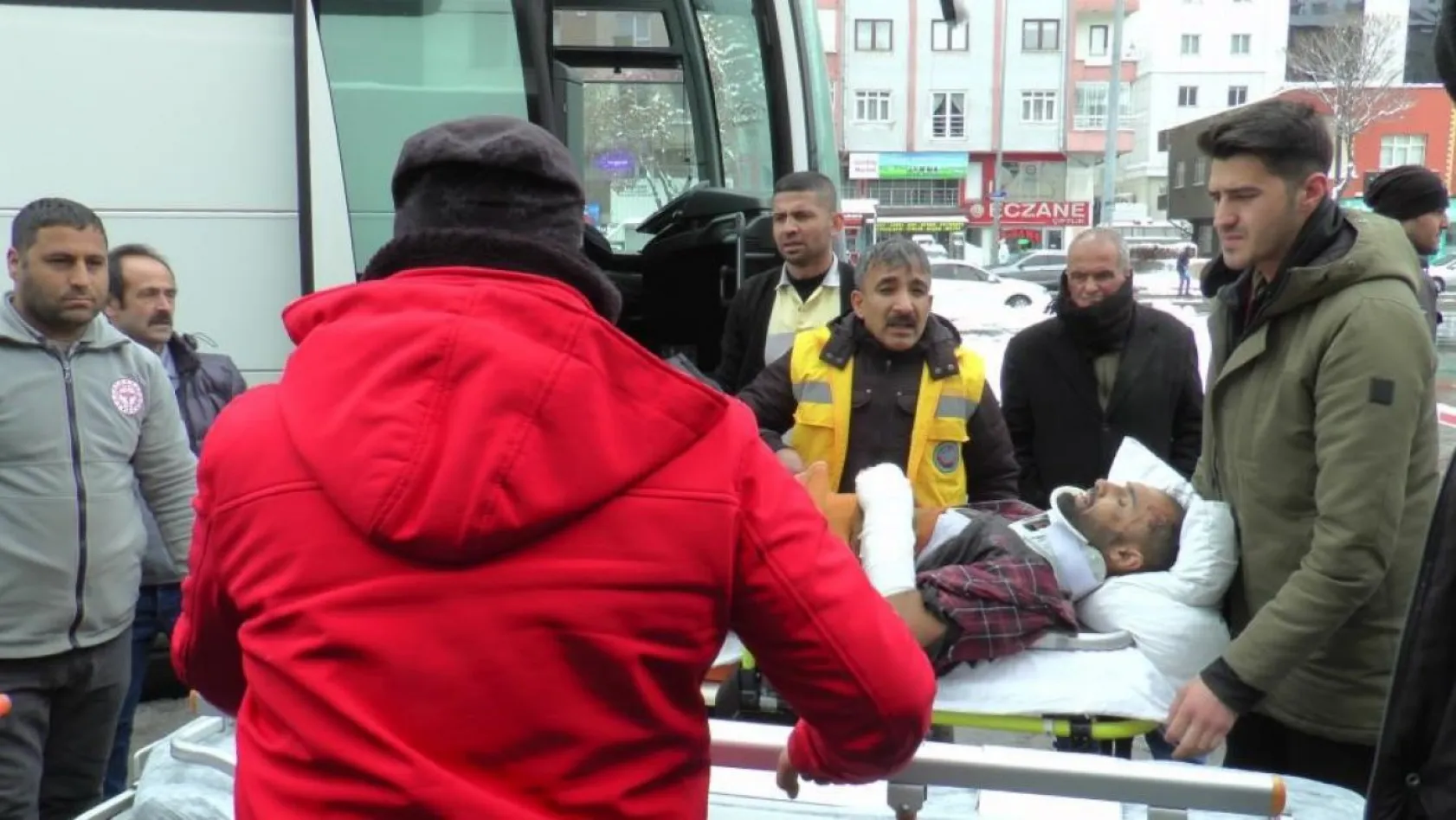 Deprem bölgesinden Kayseri'ye getirilen yaralı sayısı bin 100 oldu