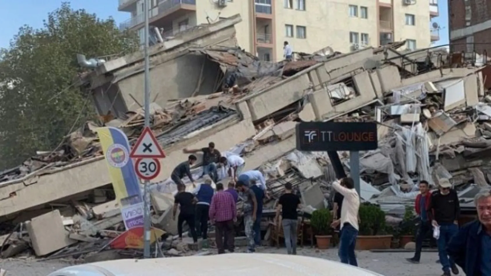 Depremde Bin 541 vatandaş hayatını kaybetti