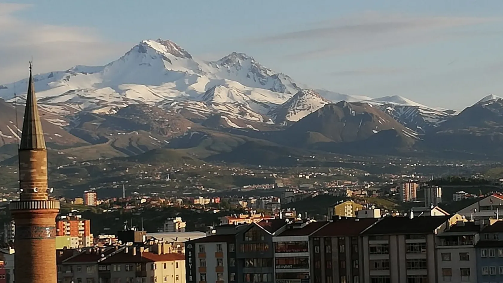 Depremlerle birlikte Erciyes Dağı patlar mı?