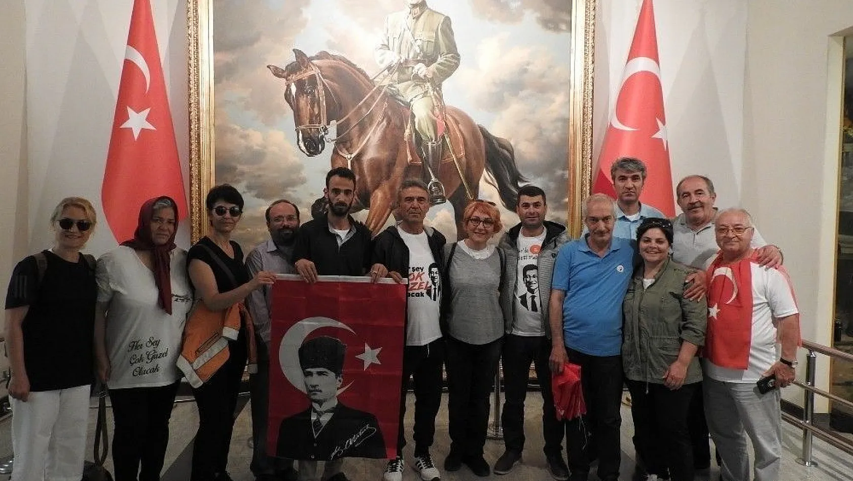 Karaoğlu: Anıtkabir'de 3. İmza Platformu ilgi gördü