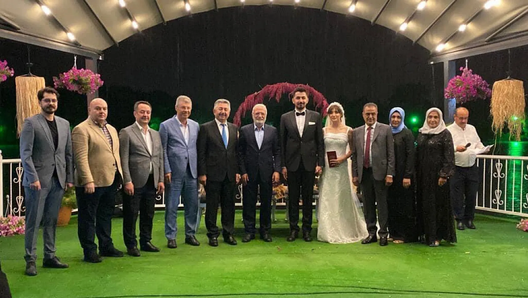 Elitaş'tan nikah paylaşımı!
