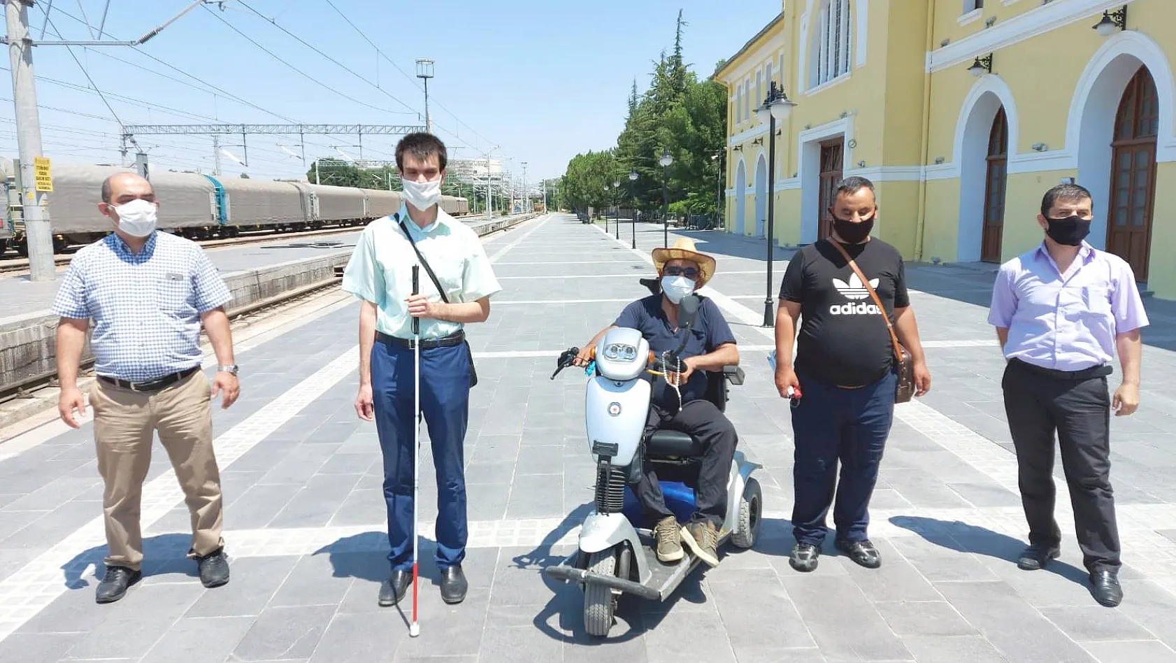 Engelliler ücretsiz seyahat haklarını geri istiyor