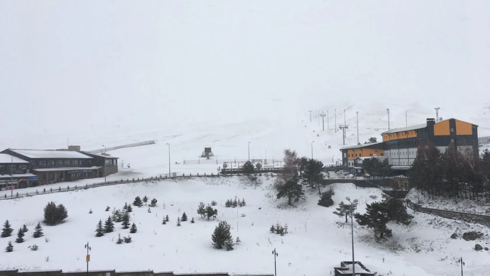 Erciyes'e kar yağdı!