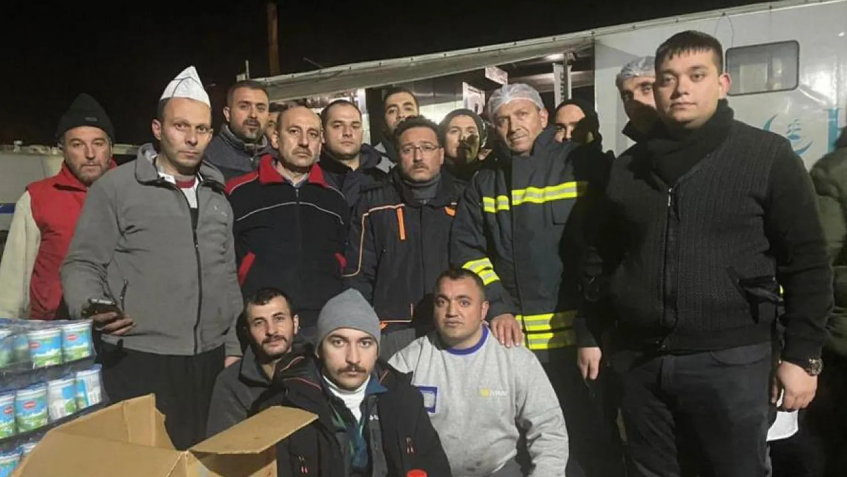 Erciyes Anadolu Holding'ten depremzedelere yemek desteği