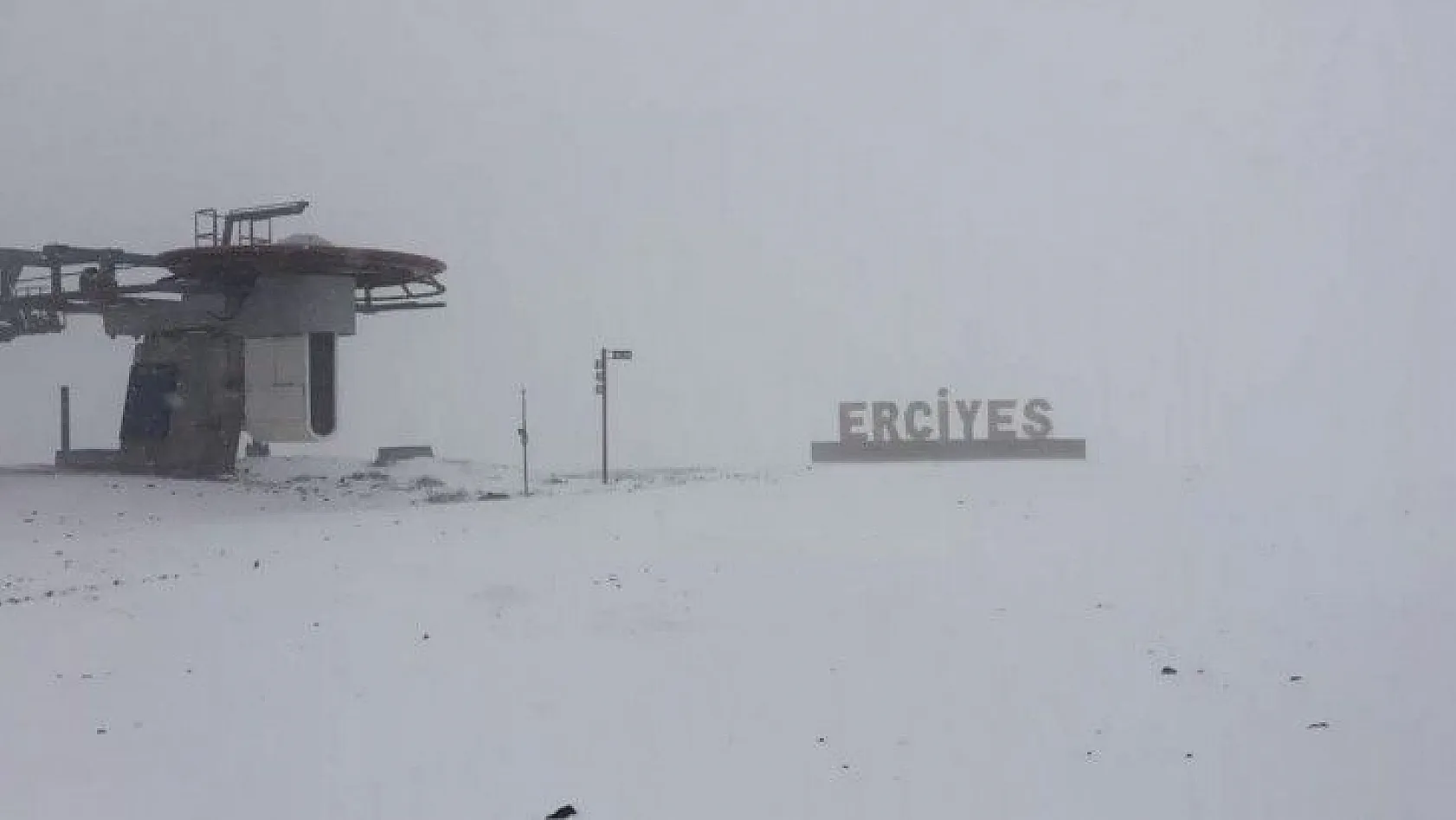 Erciyes'e kar yağıyor...İşte o anlar!
