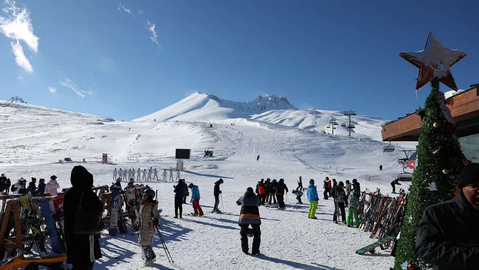 Erciyes Kayak Merkezi'ne büyük ilgi var