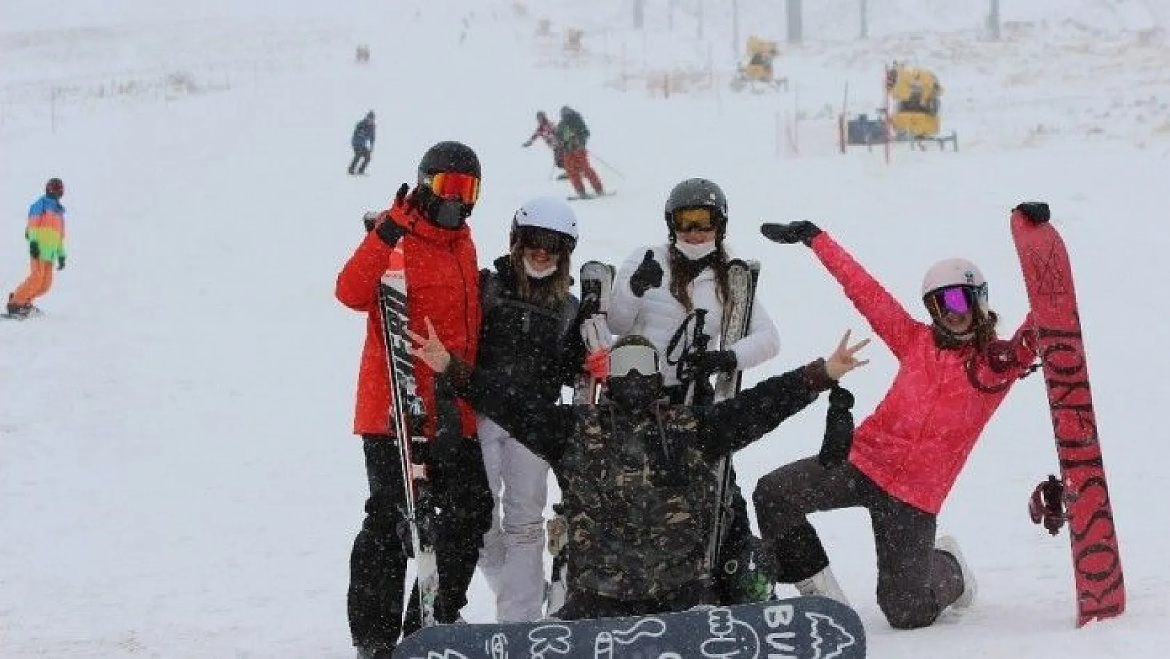 Erciyes'te kayak sezonu sessiz sedasız açıldı