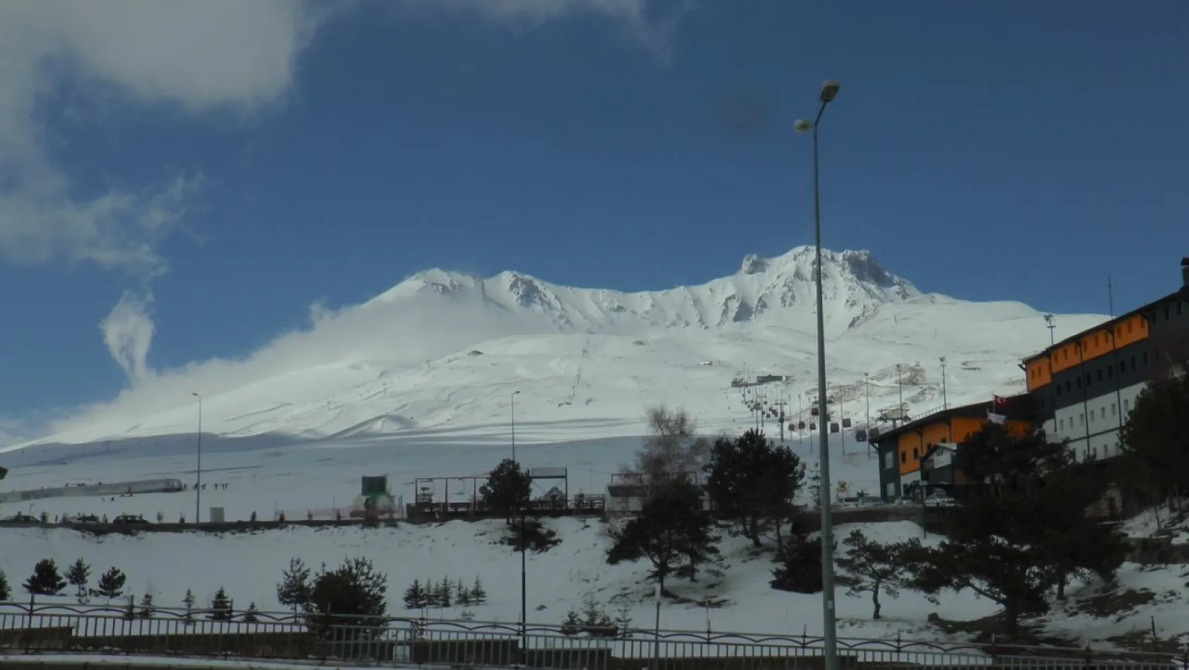 Erciyes'te kayak sezonu devam ediyor