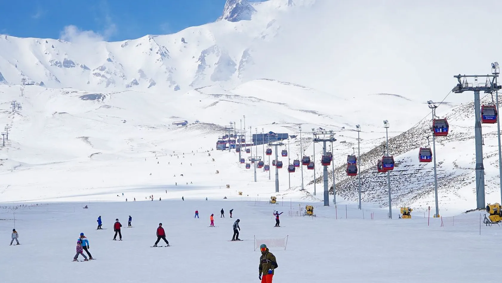 Erciyes'te kayak sezonu uzadı