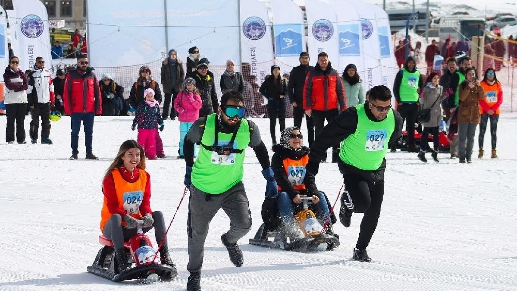 Erciyes'teki 'Artık Çekilmez Oldun' yarışması renkli görüntülere sahne oldu