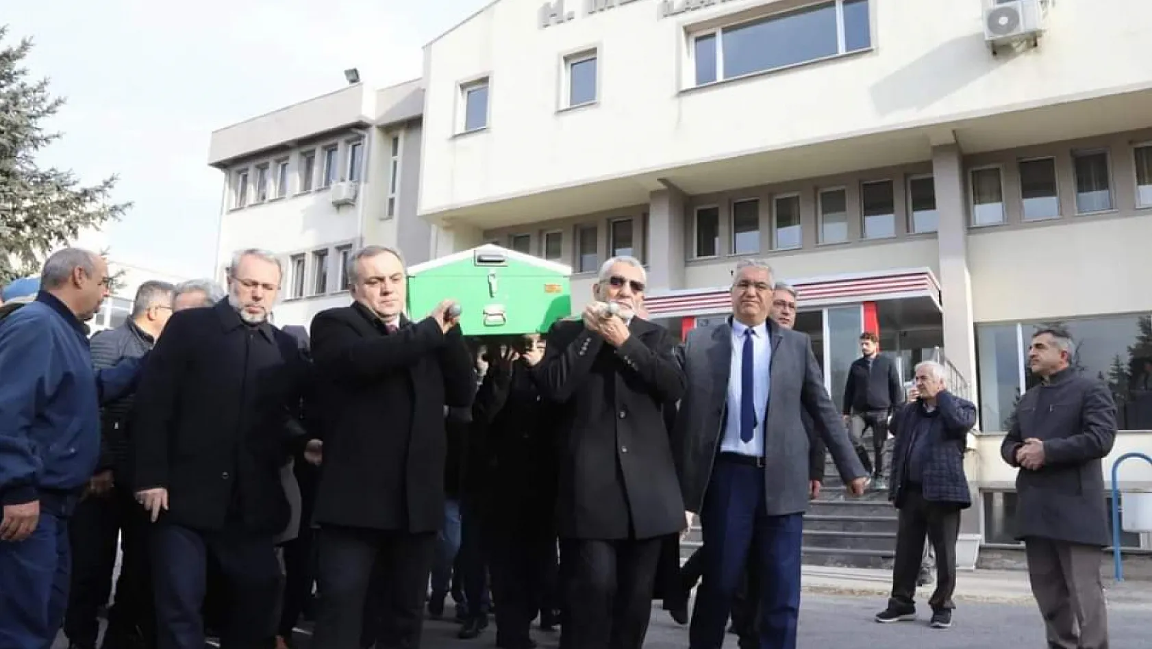 Erciyes Üniversitesi'nde ölen profesör için tören