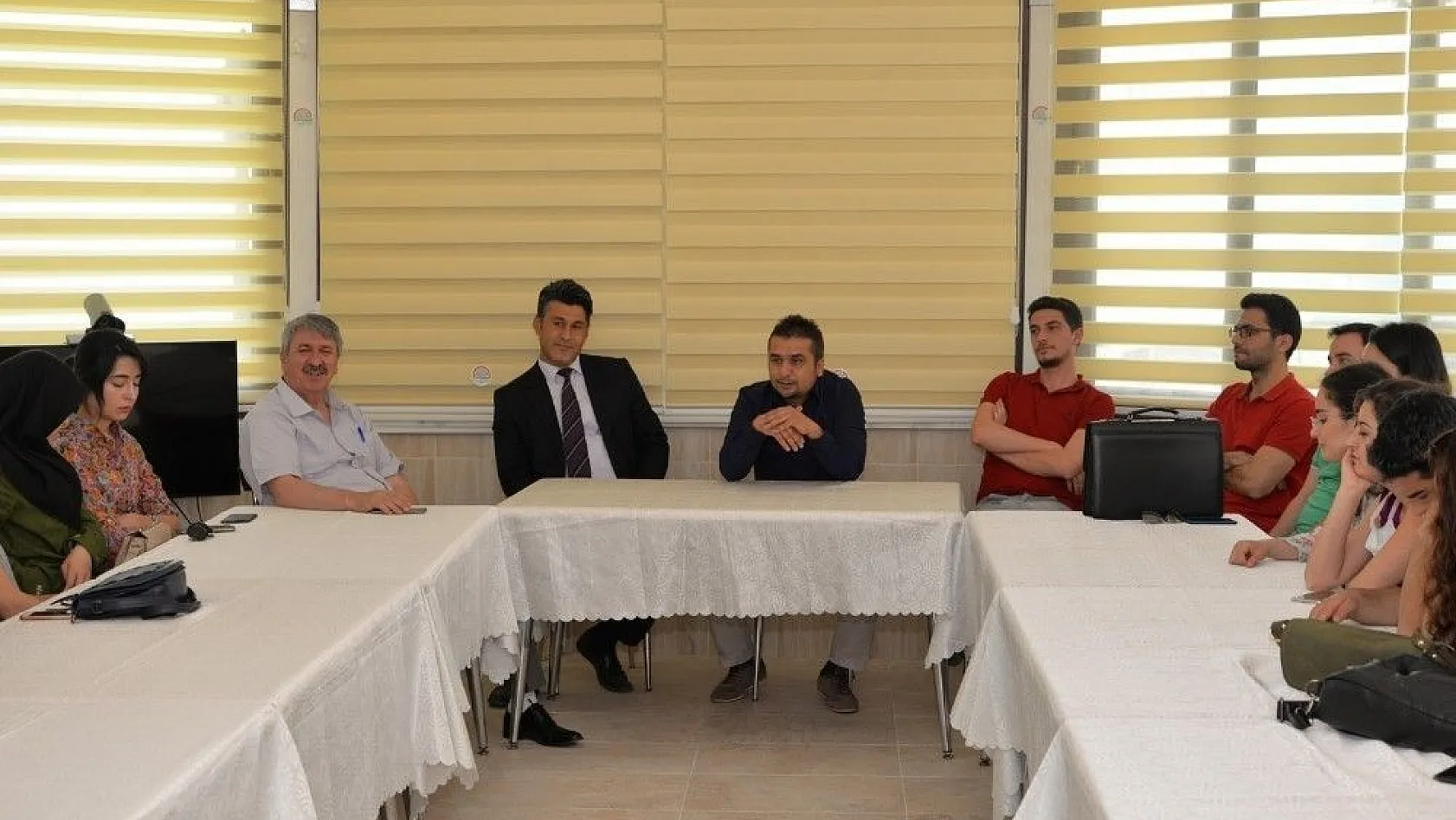 Erciyes Üniversitesi Tıp Fakültesi 6. Sınıf öğrencileri Kırsal Hekimlik Stajı Çerçevesinde Tarım İl Müdürlüğünü Ziyaret Etti
