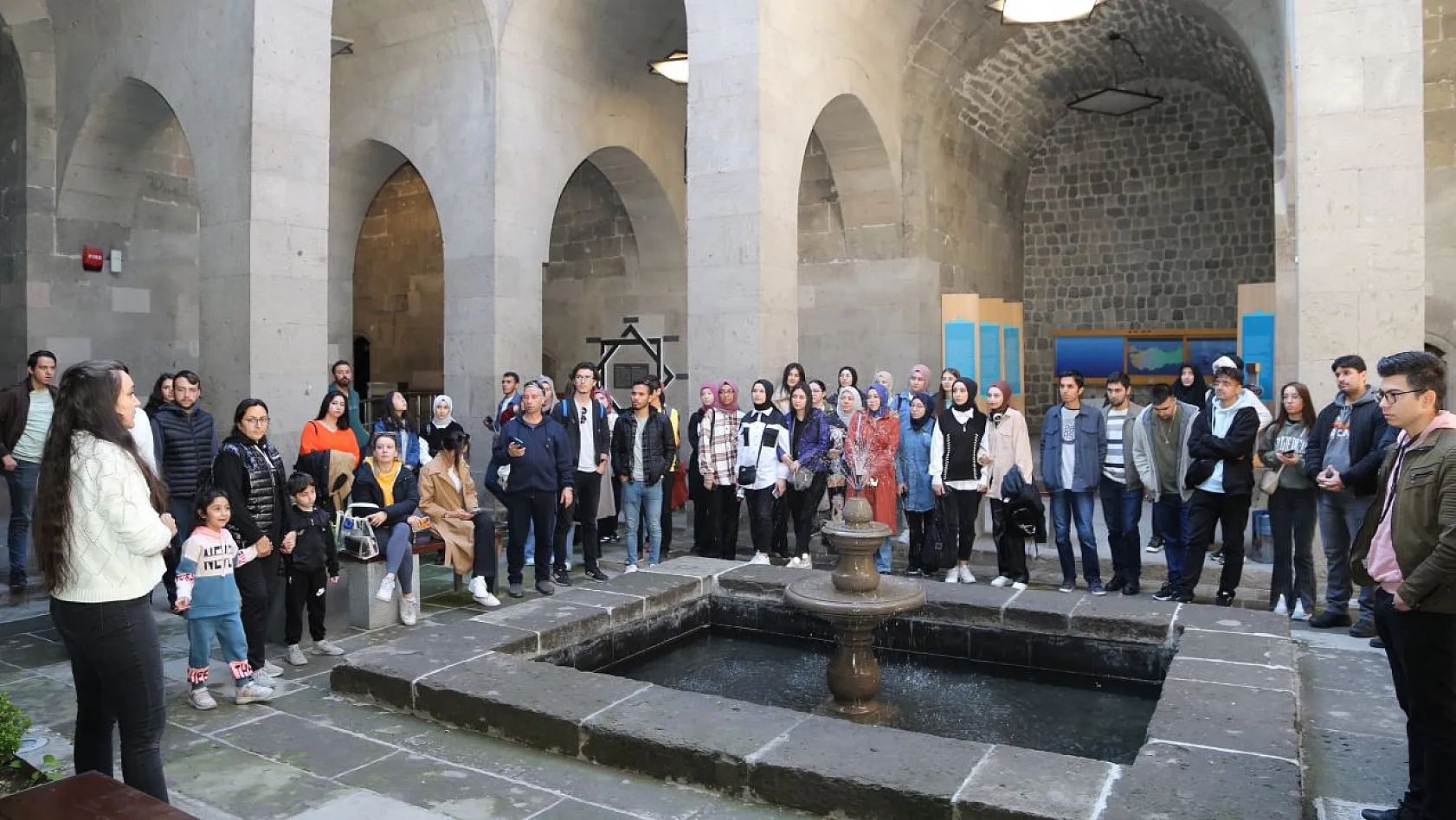 Erciyes Üniversitesine yeni kayıt yaptıran öğrenciler için düzenlendi