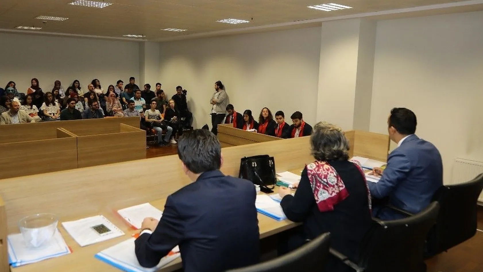 ERÜ'de 'Prof. Dr. Ali Fuat Başgil Farazi Dava ve Duruşma Yarışması' Düzenlendi
